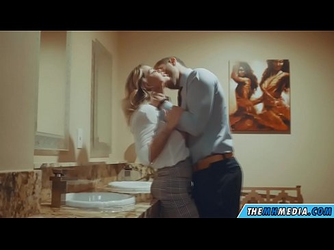 ❤️ Cum busty flava seducit in latrinae publicae Sex  at la.niceporn-tv.ru